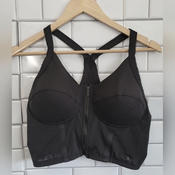 PUMA Ladies Black Athletic Sports Bra Full Support Front Zip Closure Size XLCo
